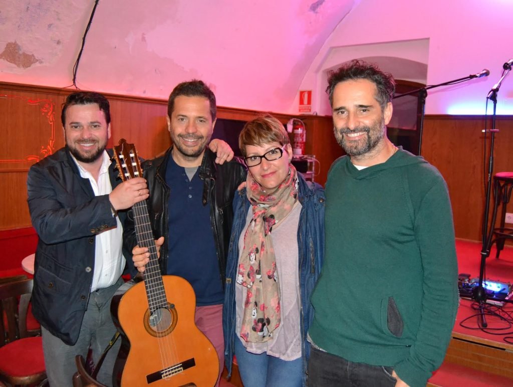 Image of Daniel y jorge drexler a. bernal y su mujer